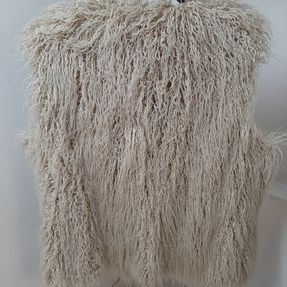 Vest - Picture 4 of 5